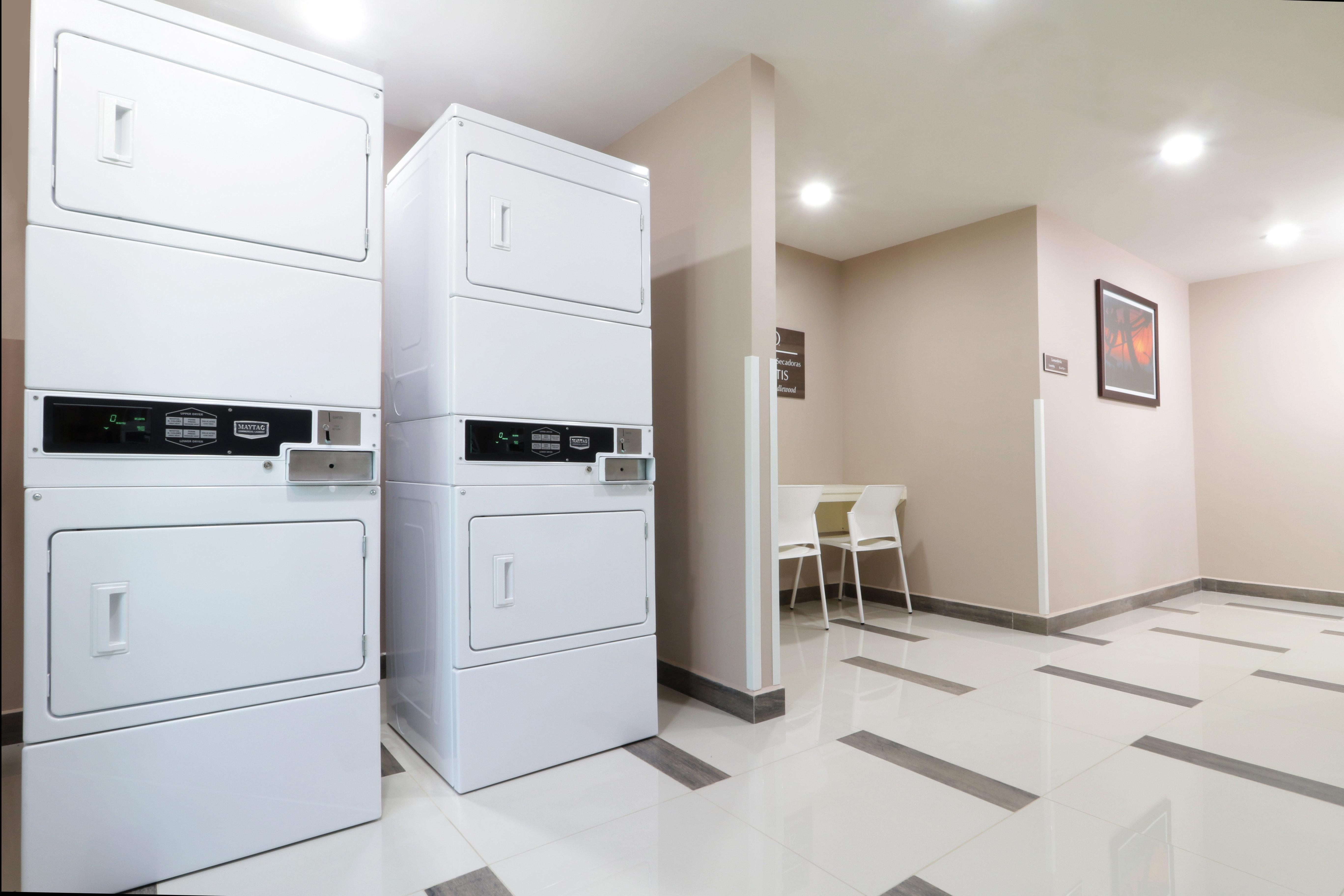 Candlewood Suites Celaya Селая Екстериор снимка