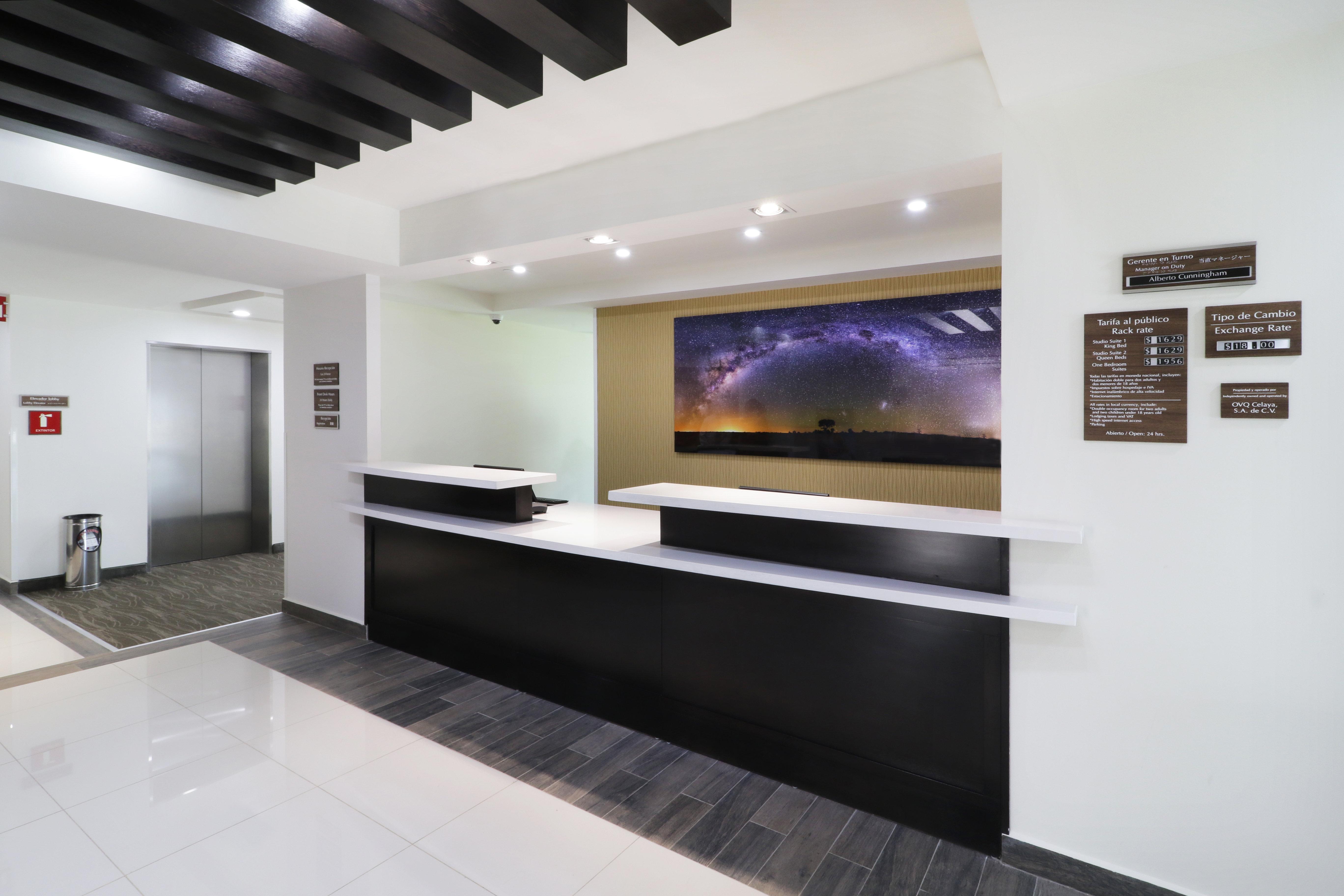 Candlewood Suites Celaya Селая Екстериор снимка