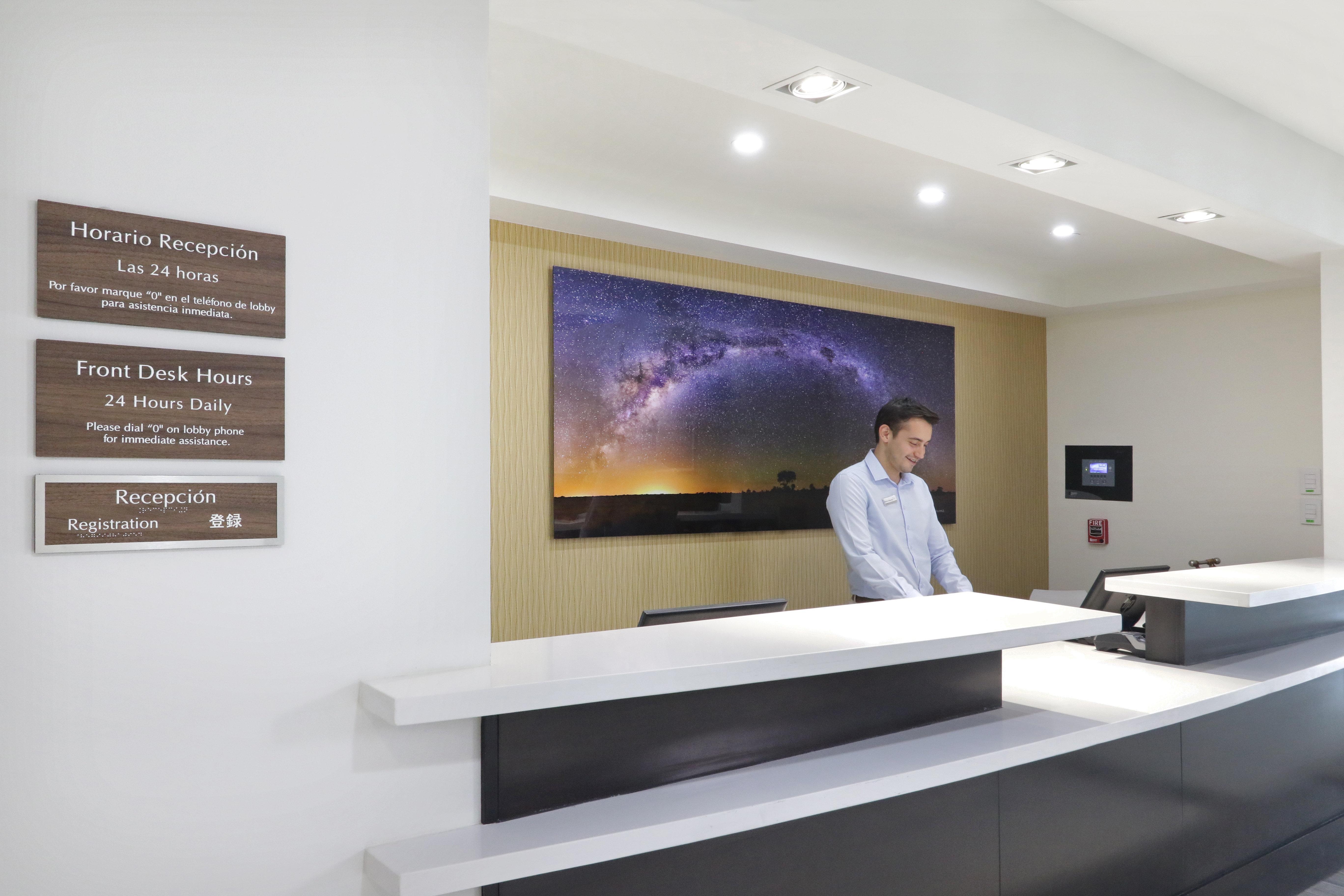 Candlewood Suites Celaya Селая Екстериор снимка