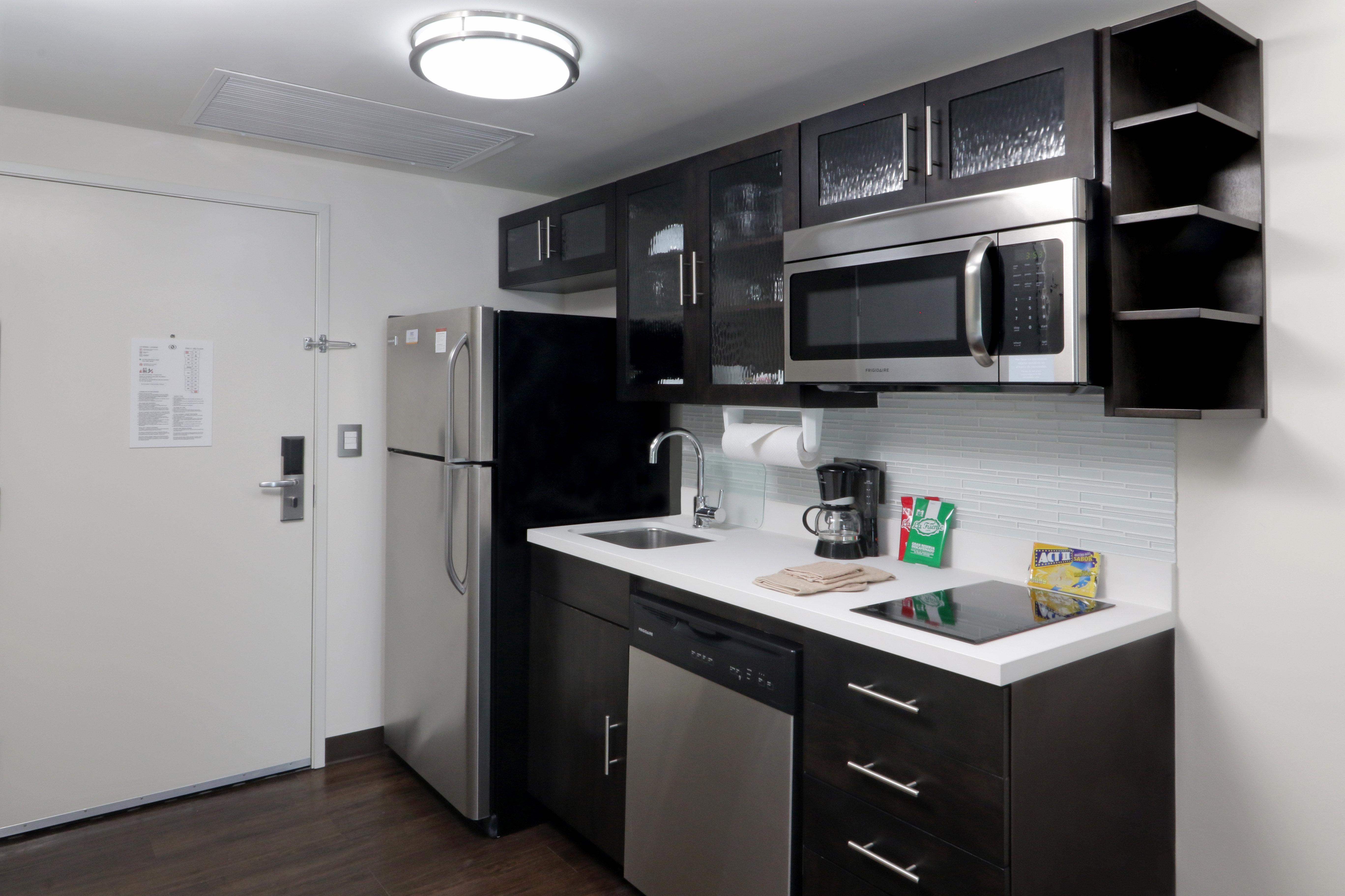 Candlewood Suites Celaya Селая Екстериор снимка