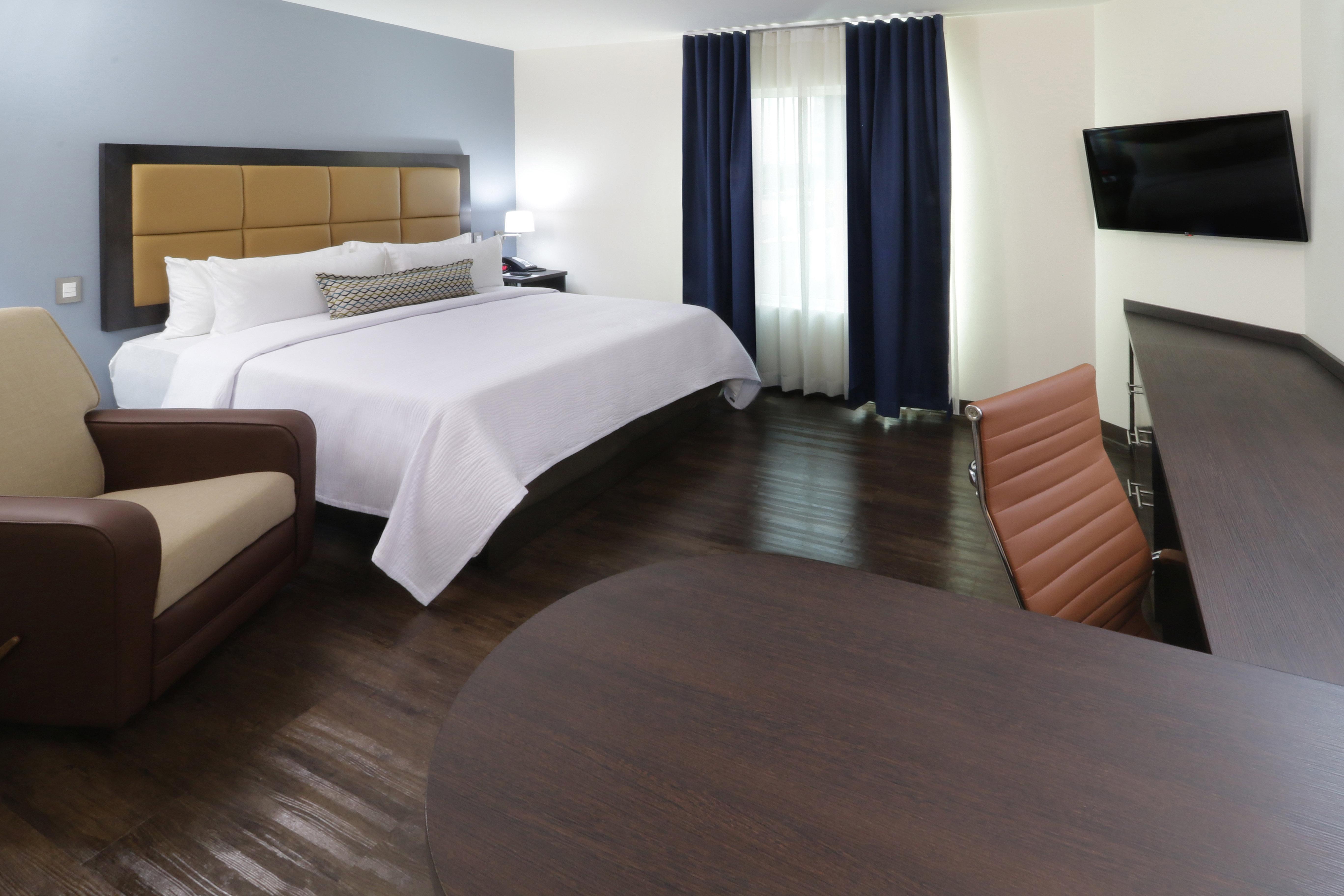 Candlewood Suites Celaya Селая Екстериор снимка