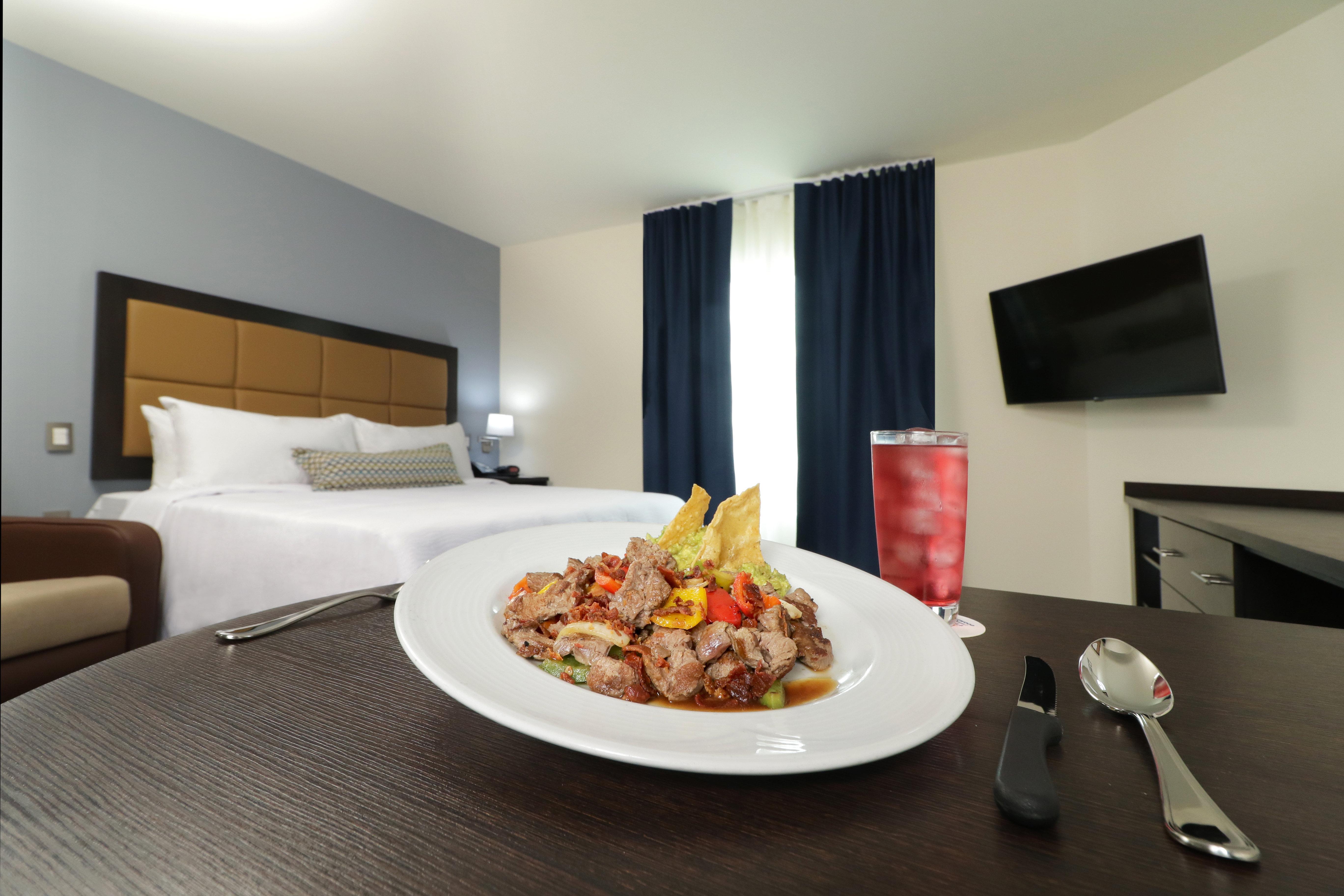 Candlewood Suites Celaya Селая Екстериор снимка