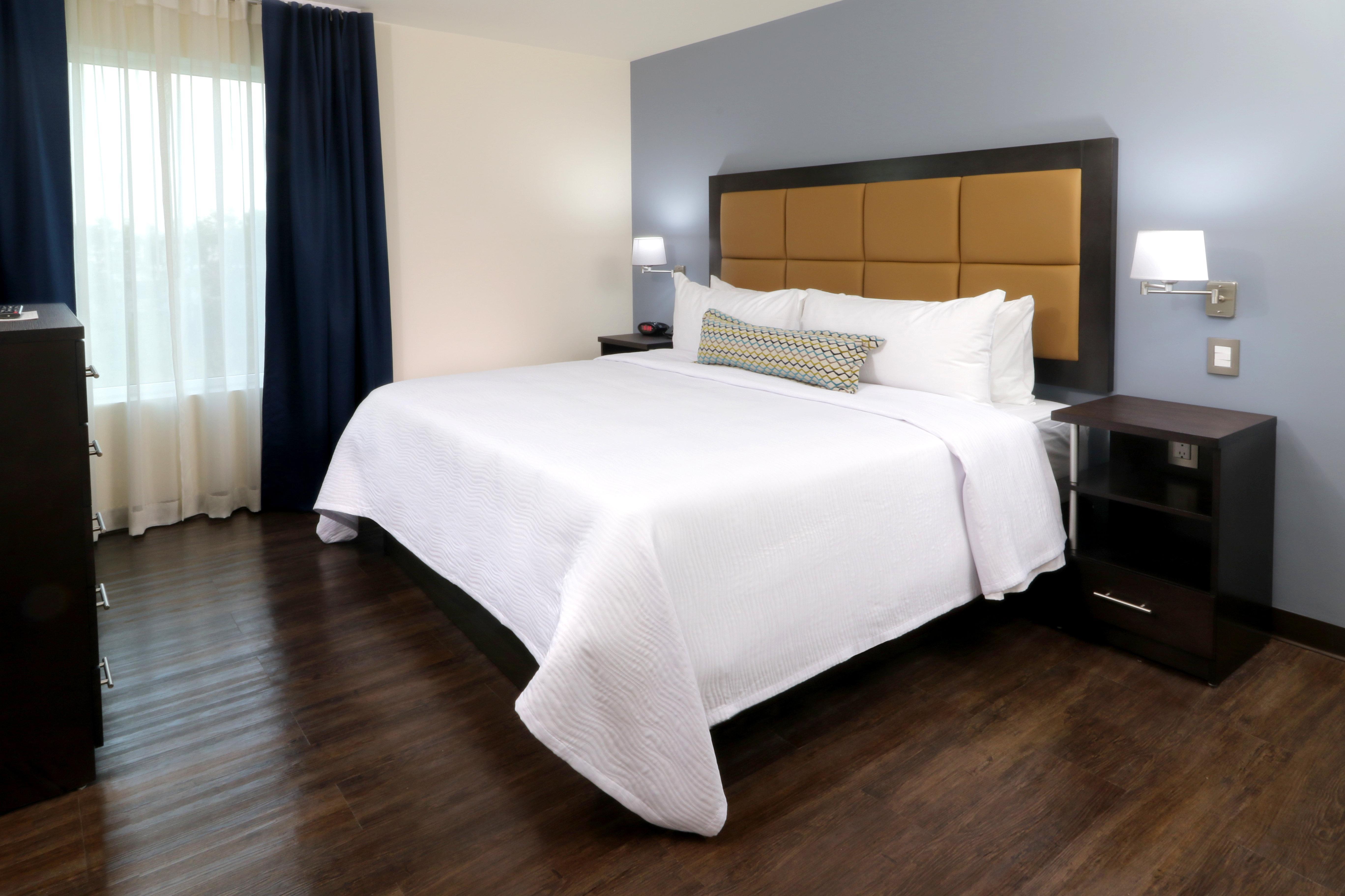 Candlewood Suites Celaya Селая Екстериор снимка
