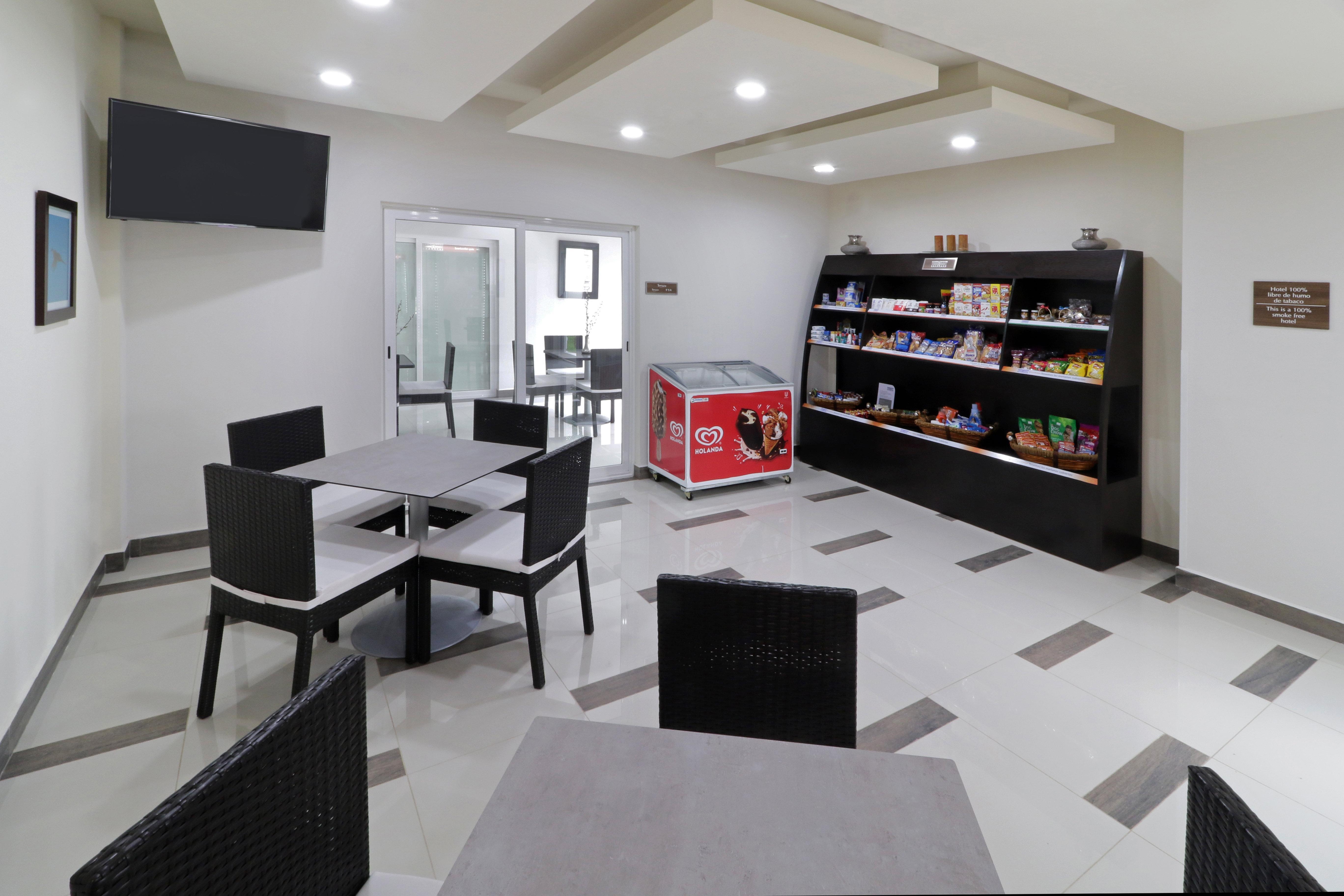 Candlewood Suites Celaya Селая Екстериор снимка