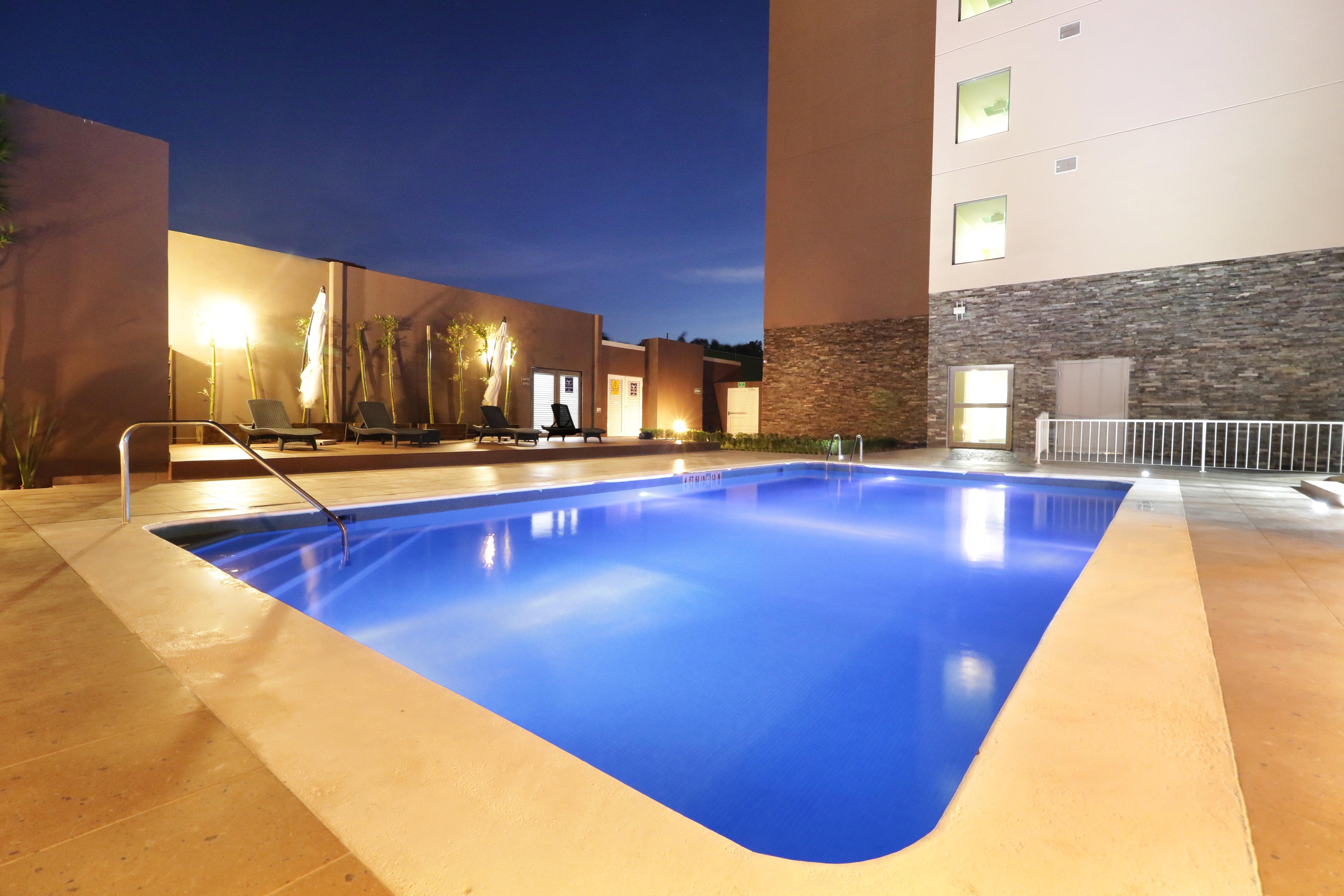 Candlewood Suites Celaya Селая Екстериор снимка